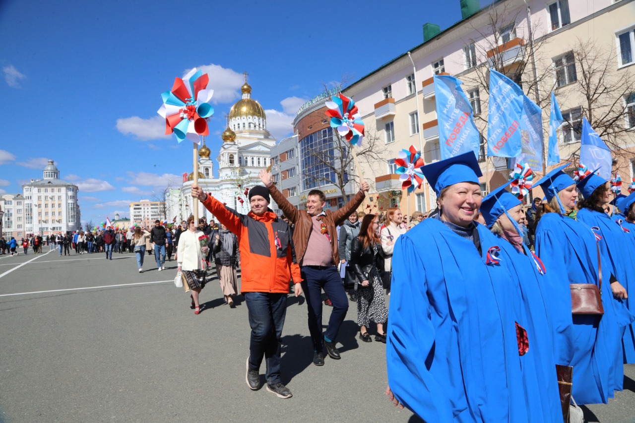 17 мая какой праздник в санкт петербурге. Какие праздники отмечают 3 мая. сегодня какой праздник в екатеринбурге. какой праздник 17 мая фото. какой праздник 16 мая фото.